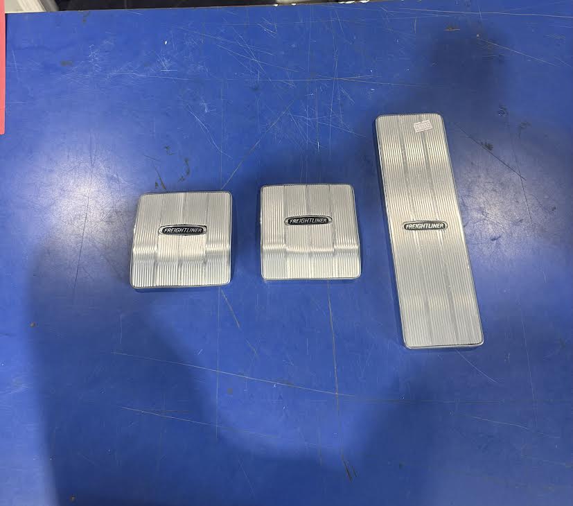 Pedals aluminium Freigthliner Tractolaser