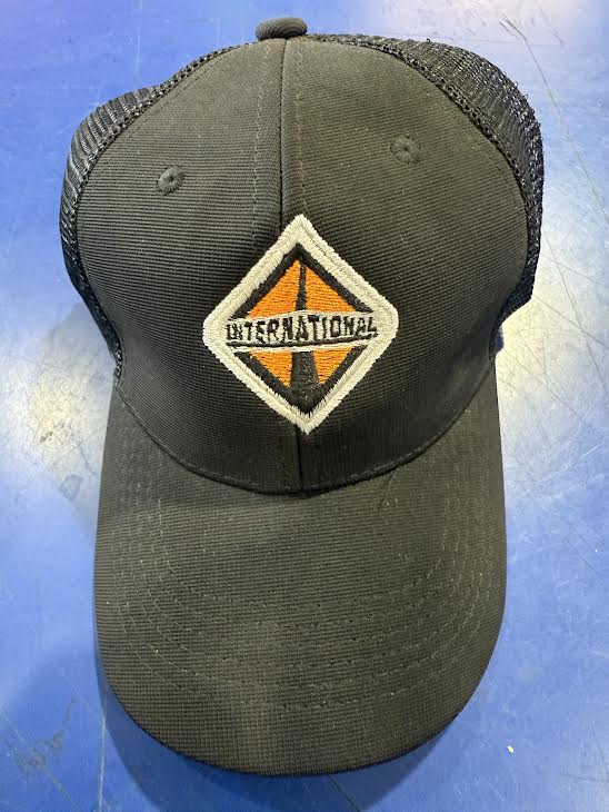 INTERNATIONAL CURVED BILL PATCH HAT BLACK (Copia) Tractolaser