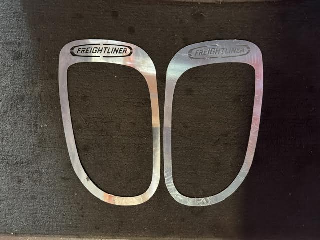Stainless Steel Exterior Upper Door Logo Trim For FREIGHTLINER M2/CASCADIA Tractolaser