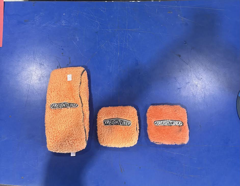 Pedals soft orange FREIGHTLINER Tractolaser