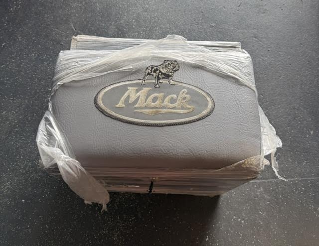 CENTER BOX CABIN FOR TRUCK MACK GRAY FOR TOOL Tractolaser
