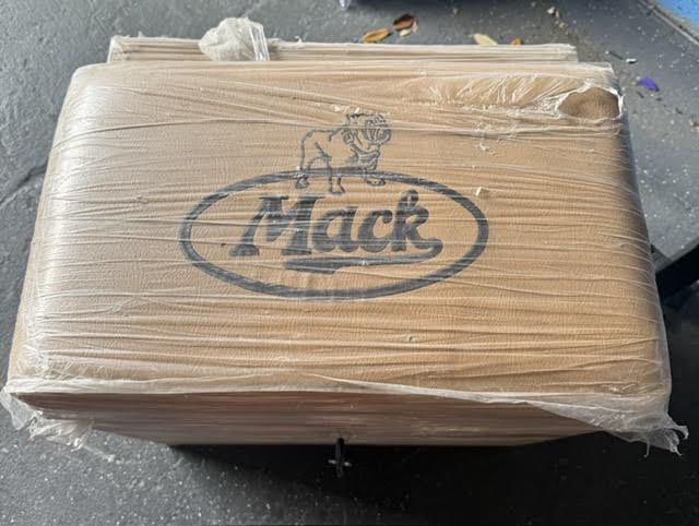 CENTER BOX CABIN FOR TRUCK MACK BROWN FOR TOOL Tractolaser
