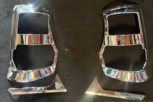 COVER HEADLIGHT CHROME NPR X 2 Tractolaser