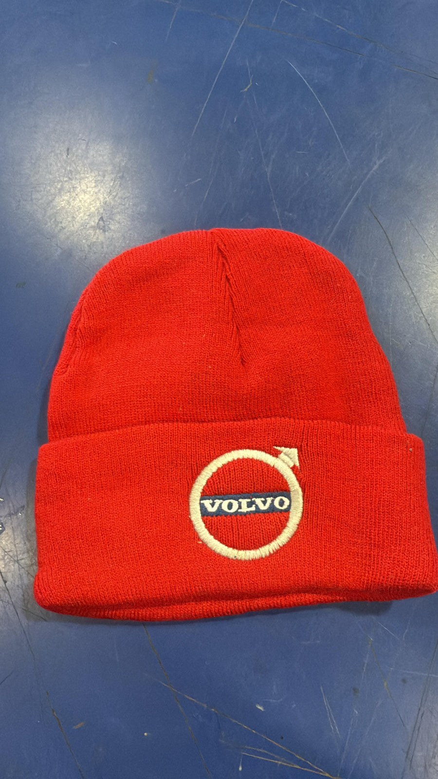 GORRO PARA EL FRIO VOLVO ROJO Tractolaser